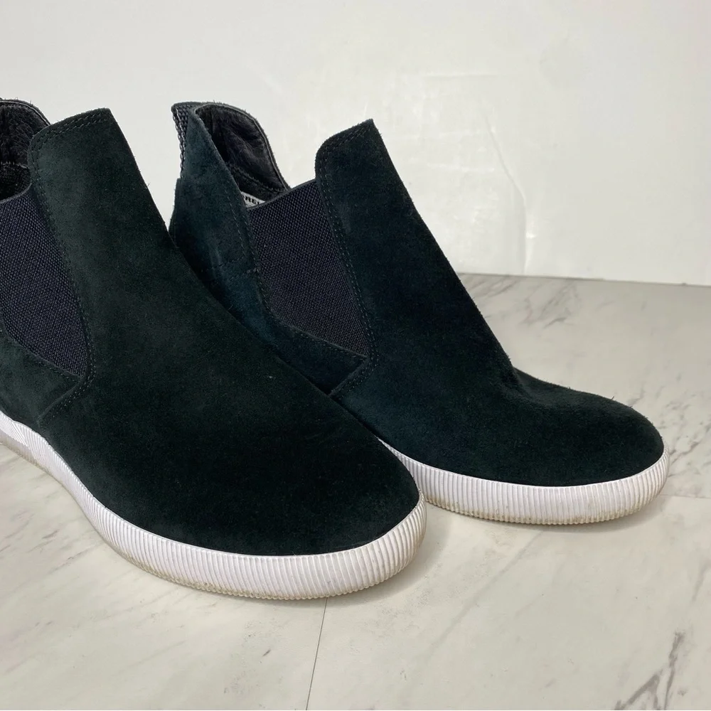 Sorel Out N About Slip On Wedge Black Suede Bootie 9